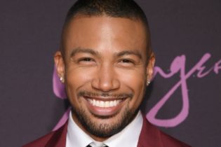 Биография Чарльз Майкл Дэвис